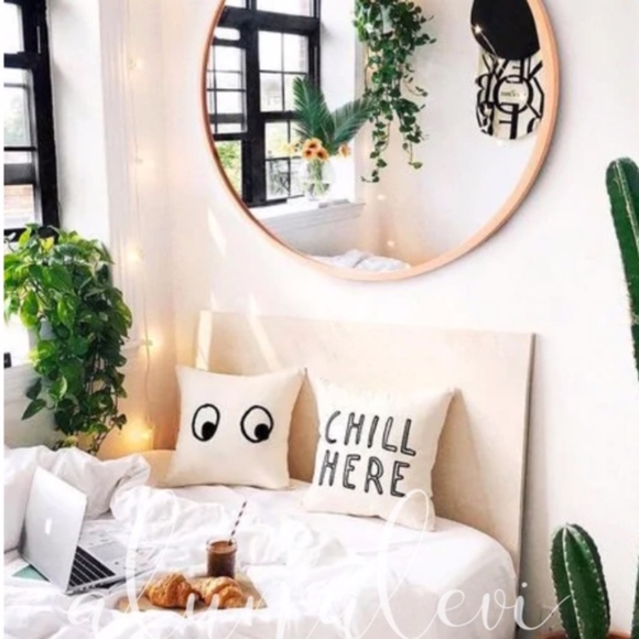 Pillow Covers - 2 pack       - Picture 2 of 3